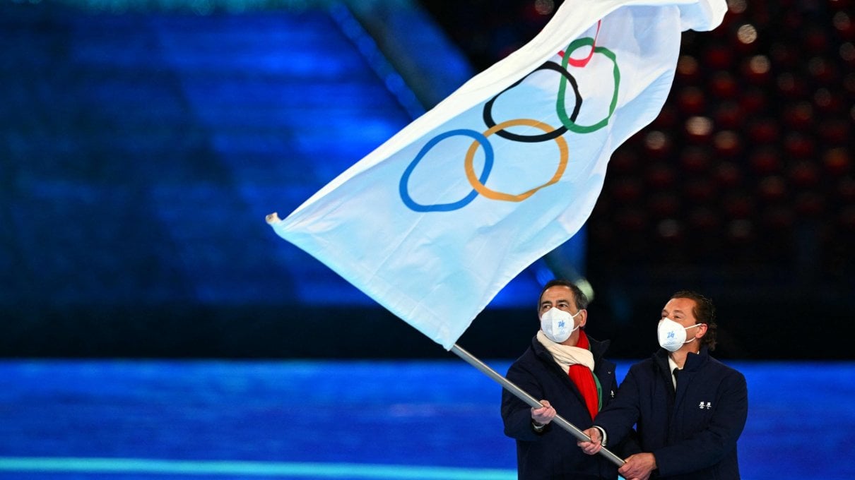 Olimpiadi chiuse: testimone a Milano-Cortina 2026 |<strong> <a href="https://puntoitalia.online/dossier/sport/olimpiadi-pechino-2022/2022/01/18/news/medagliere_olimpiadi_pechino_2022-334299226/#/medals_results" fck_savedurl="">Medagliere</a></strong> | <a href="https://puntoitalia.online/dossier/sport/olimpiadi-pechino-2022/2022/02/19/news/medagliere_italia_olimpiadi_pechino_2022-338338222/" fck_savedurl=""><strong>I podi azzurri</strong></a><strong> | <a href="https://puntoitalia.online/dossier/sport/olimpiadi-pechino-2022/2022/02/20/news/bilancio_malago-338456649/" fck_savedurl="">Malag&ograve; </a></strong><a href="https://puntoitalia.online/dossier/sport/olimpiadi-pechino-2022/2022/02/20/news/bilancio_malago-338456649/" fck_savedurl="">"Italia da 7 e mezzo, abbiamo prestigio nel mondo dello sport"</a> | <a href="https://puntoitalia.online/commenti/2022/02/20/news/olimpiadi_invernali_pechino_2022-338424826/"><strong>Audisio</strong> Addio lanterne rosse </a>