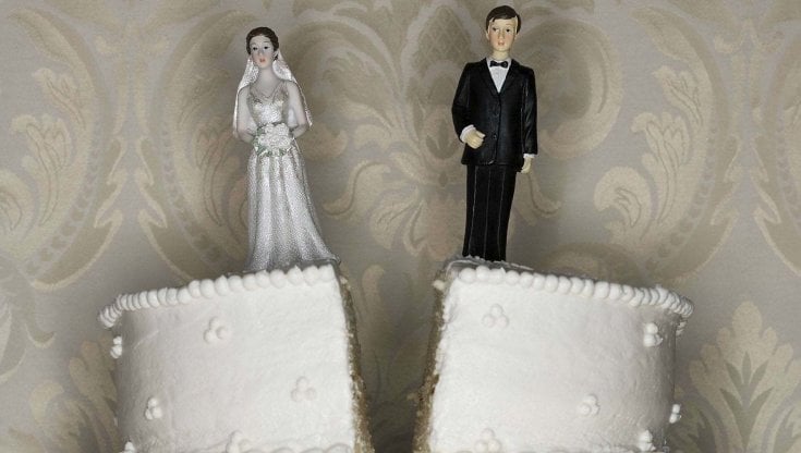 Istat, fuga dal matrimonio a causa della pandemia: nel 2020 crollo delle nozze tra i giovani