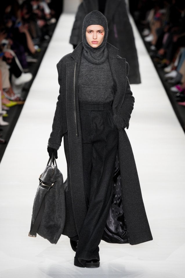 Max Mara, le immagini della sfilata autunno inverno 2022/2023 - la  Repubblica