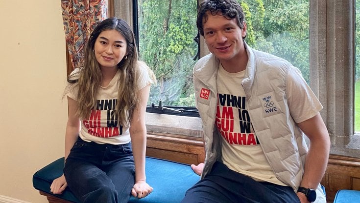 Van der Poel con Angela Gui, figlia del dissidente cinese Gui Minhai
