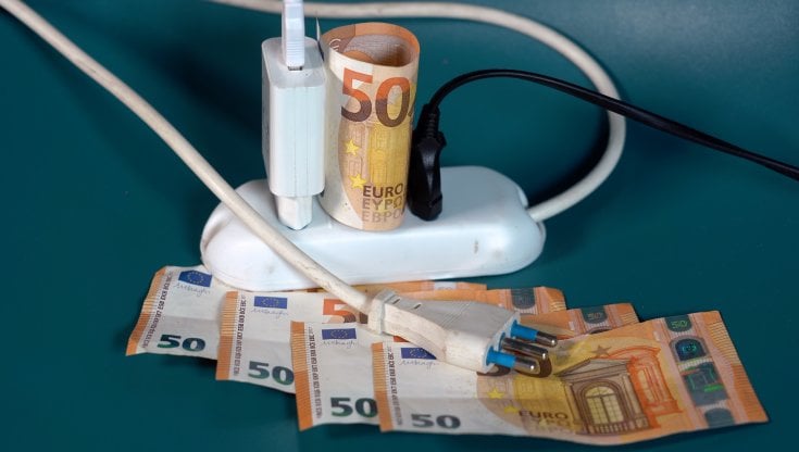 Bollette, è corsa dei governi Ue per aiutare famiglie e imprese. Francia e Italia più generose