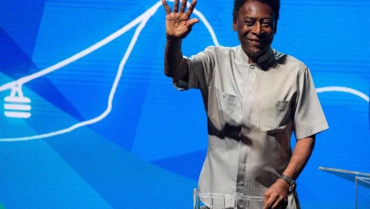 Brasile, Pelé lascia l'ospedale: ''Condizioni stabili''