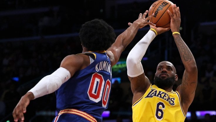 LeBron James al tiro