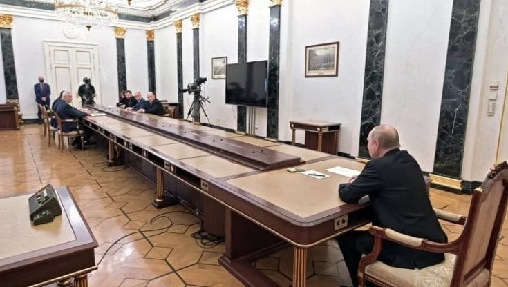 28 febbraio: Vladimir Putin presiede una riunione al Cremlino