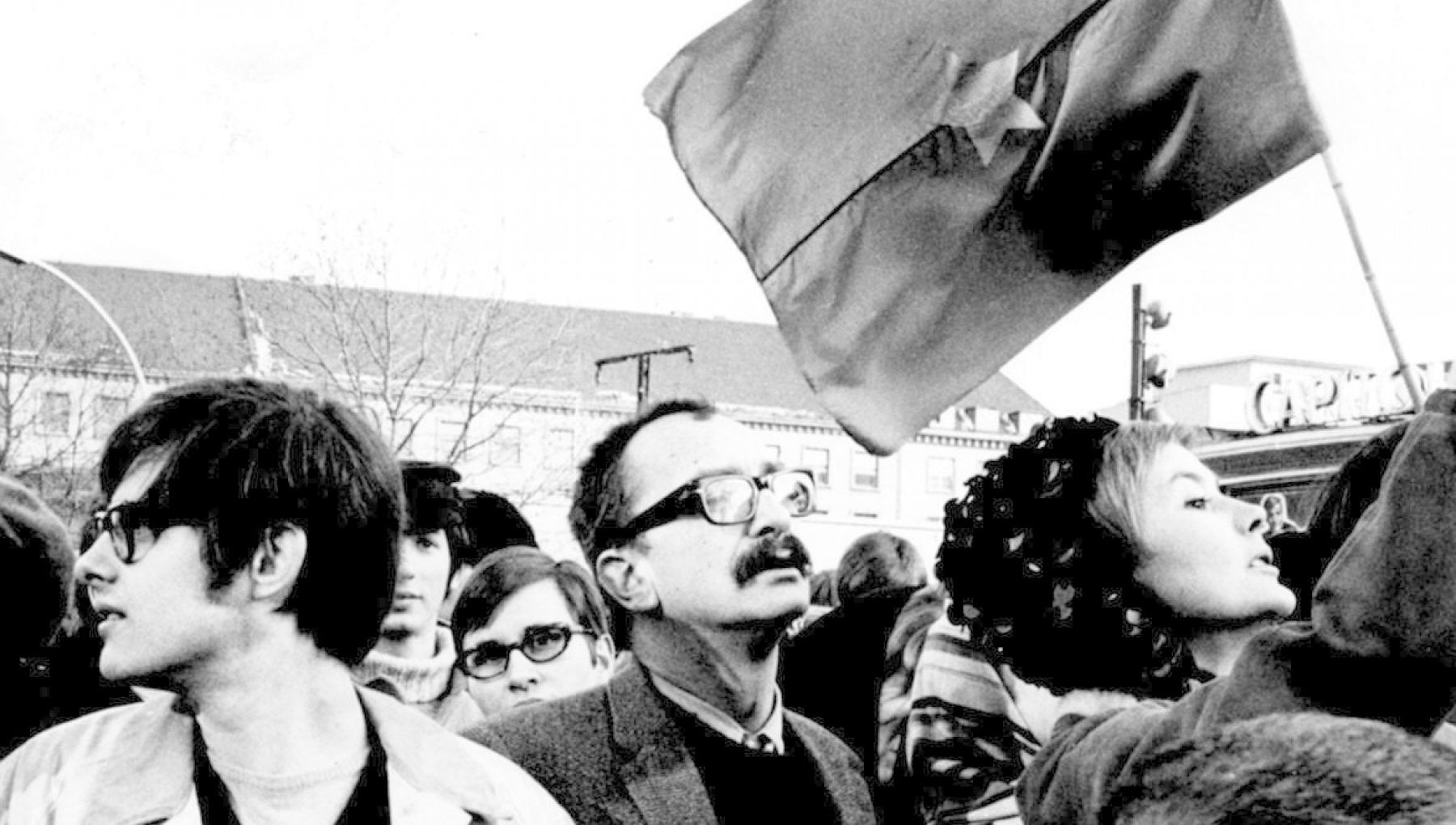 Giangiacomo Feltrinelli in una manifestazione