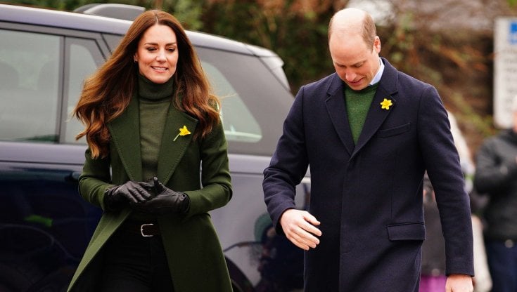 Regno Unito, William e Kate accusati di razzismo: "Commenti ignoranti e offensivi sull'Africa"