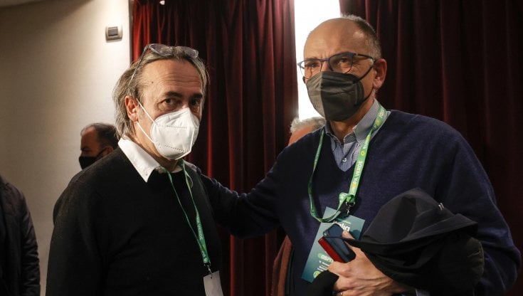 Angelo Bonelli ed Enrico Letta al centro congressi Roma Eventi durante la conferenza programmatica 