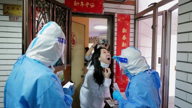 Covid, in Cina 5.200 casi: mai così tanti da due anni 