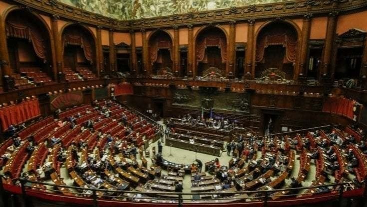 Ucraina, i parlamentari italiani non ascoltano Di Maio: “Andiamo a Leopoli”