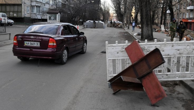 Un posto di blocco a Kiev
