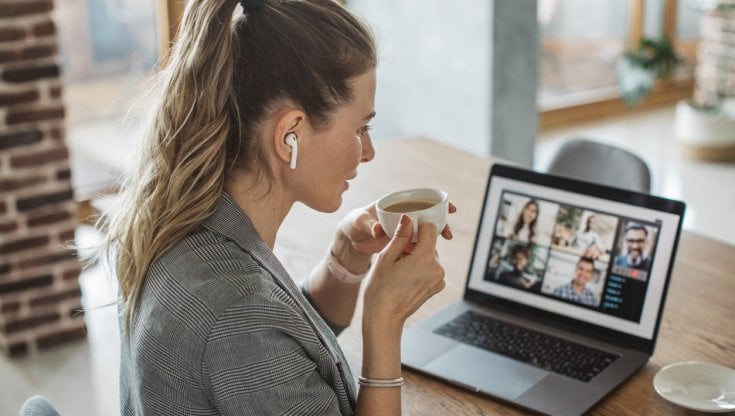 Smart working, pronto il testo unificato. Accordo collettivo, tetto minimo del 30% e diritto di disconnessione