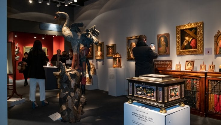Modena capitale dell'antiquariato: al via Modenantiquaria