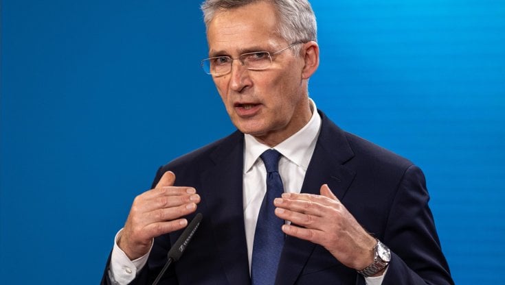 Ucraina, c'è la guerra: la Nato proroga Stoltenberg per 12 mesi