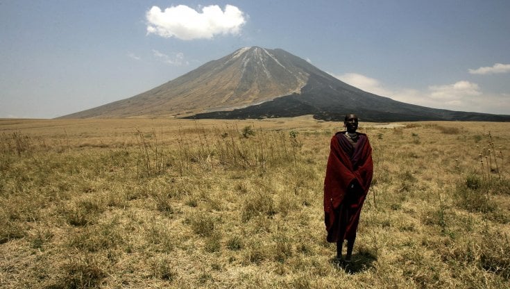 Tanzania vuole sfrattare i Masai da Ngorongoro. "A rischio l'ecosistema del parco". Loro: "Solo speculazione"