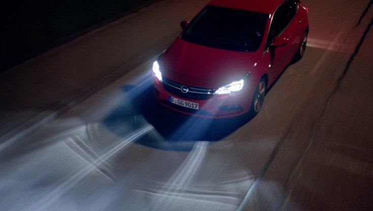 Nuova Opel Astra, vietato abbagliare