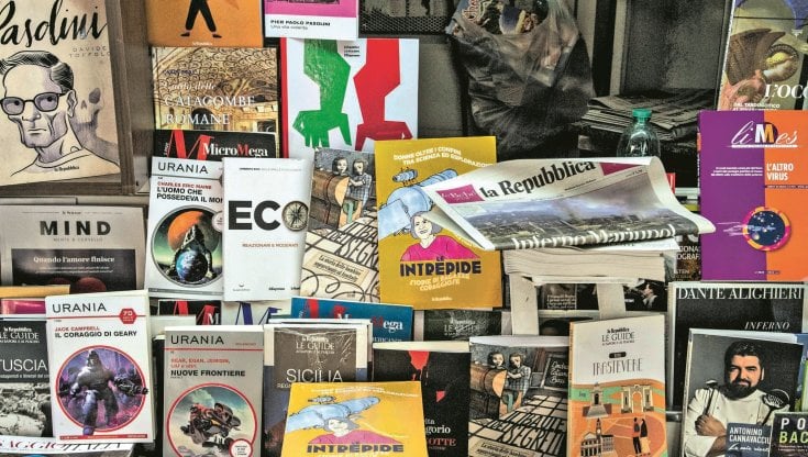 Roma, l'edicola di piazza Benedetto Cairoli
