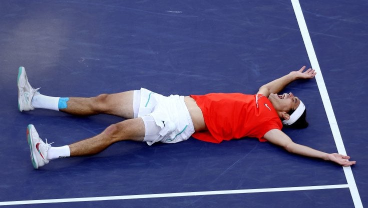 Taylor Fritz a terra incredulo dopo la vittoria