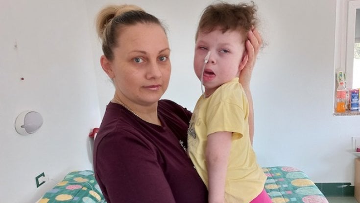 La piccola Veronika con sua madre