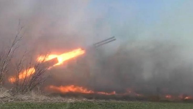 Armi termobariche usate contro Mariupol in grado di produrre esplosioni di fuoco e onde d'urto devastanti