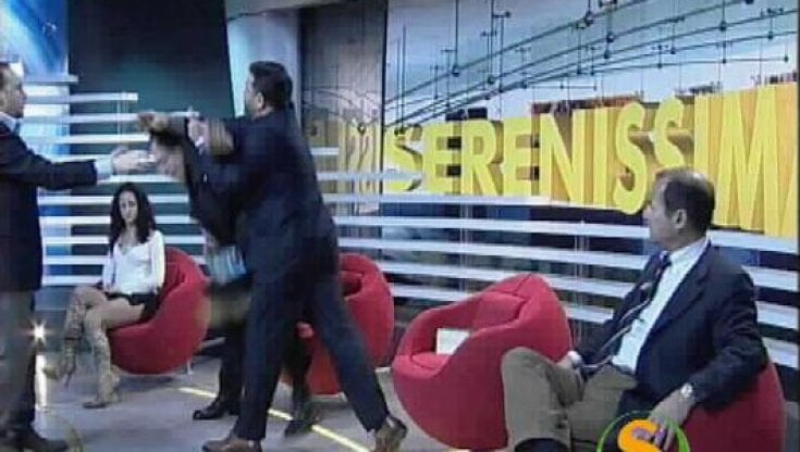 Gennaio 2003, la rissa televisiva tra Adel Smith, allora presidente dell&rsquo;Unione musulmani d&rsquo;Italia, e il politologo Carlo Pelanda