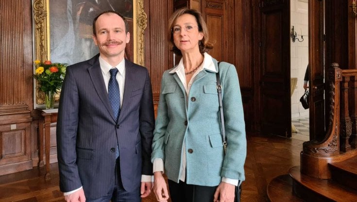 La ministra della Giustizia, Marta Cartabia, con il collega ucraino Denys Maliuska, alla Corte penale internazionale dell'Aja