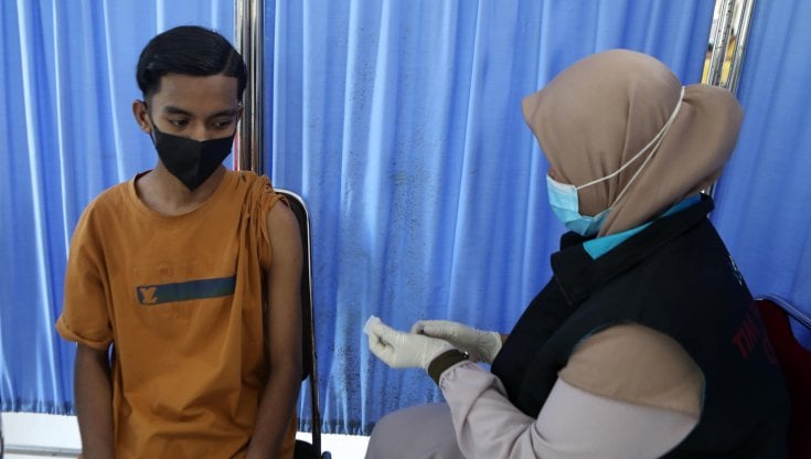 Chi paga i vaccini per i paesi poveri? Al Wto c'è una prima bozza di accordo