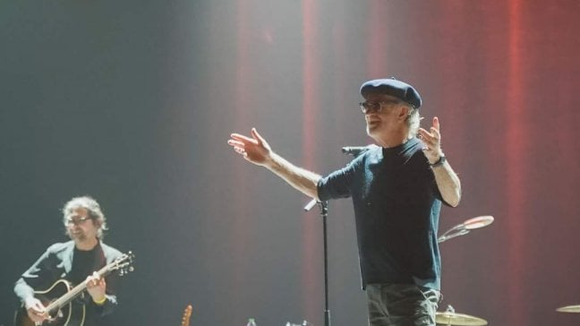 <a href="https://www.youtube.com/watch?v=vWQCSm5H-jQ&amp;list=PLTbRgvYQ6DzOoOGaXXFu2aiYRN9kDpXN0&amp;index=4">Prima le sessioni di studio, ma di sera si va al concerto. Del "maestro" De Gregori<br />&nbsp;</a>