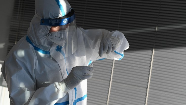 Pillole anti Covid, è flop. L’Italia non riesce a usarle: “Tempi troppo stretti”