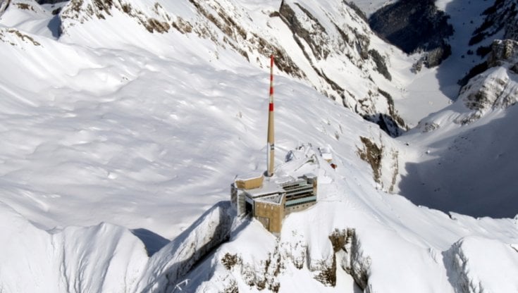 Svizzera, piccolo aereo da turismo si schianta sul Santis