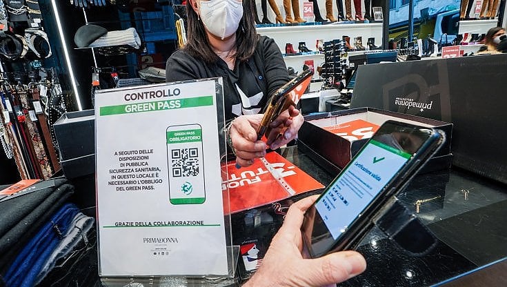 Covid, inizia la prova di maturità