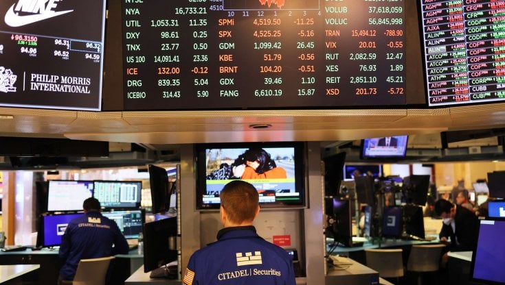 Le Borse di oggi, 4 aprile 2022. Euro debole sull'ipotesi di nuove sanzioni  a Mosca. I listini Ue chiudono in cauto rialzo - la Repubblica