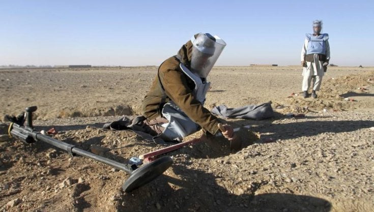 Siria, il rischio per la gente di saltare in aria per i terreni contaminati da mine inesplose: bloccate numerose attività