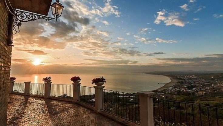 Vasto, la Loggia Amblingh