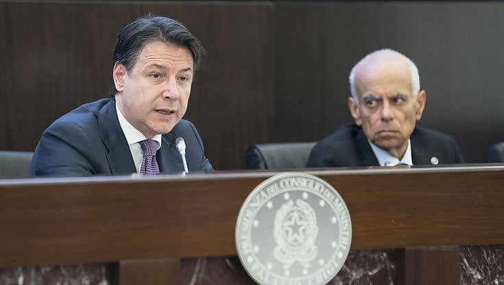 L'ex presidente del Consiglio, Giuseppe Conte, e l'ex direttore del Dipartimento delle informazioni per la sicurezza (Dis), Gennaro Vecchione