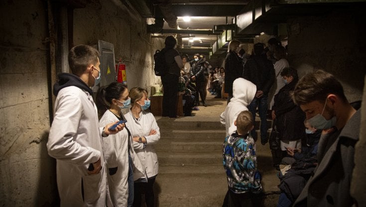 Nello scantinato del Western Ukrainian Specialized Children&rsquo;s Medical Center: quando suonano gli allarmi &egrave; qui che trovano rifugio medici, infermieri e piccoli pazienti. foto di Alberto Barberis 