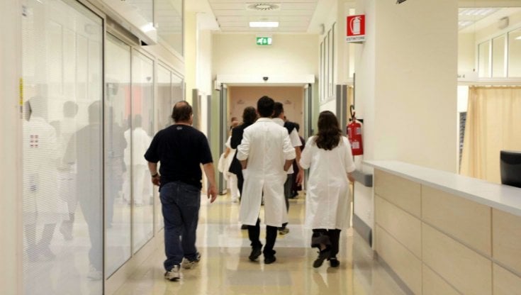 L’epatite mai vista arriva in Italia, colpiti 4 bambini: ospedali in allerta