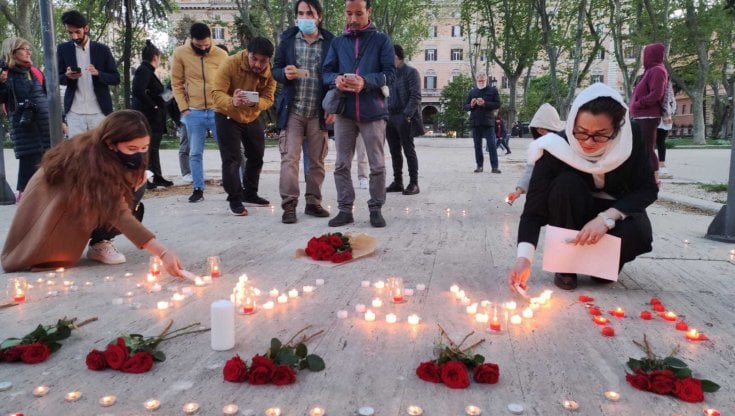 Afghanistan, da Roma l'appello della comunità hazara dopo gli attentati alle scuole a Kabul: "Fermiamo il genocidio" 