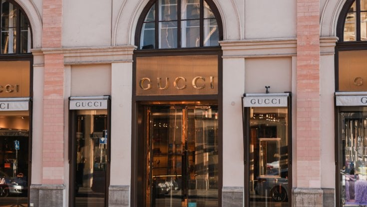 Kering cresce a due cifre, grazie a Gucci, Saint Laurent e alla ripresa dei  negozi in Europa - la Repubblica