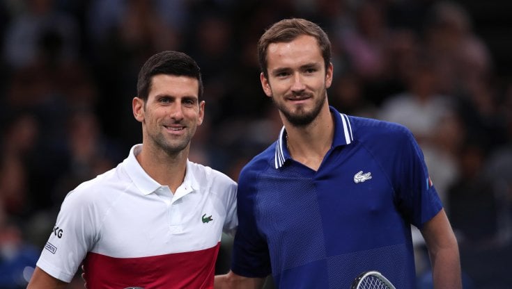 Daniil Medvedev con Novak Djokovic 