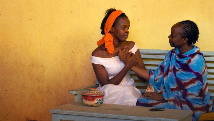 Maria (l&rsquo;attrice Rihane Khalil Alio)&nbsp;e Amina (Achouackh Abakar) sono le protagoniste&nbsp;del film ciadiano&nbsp;Una madre, una figlia del regista Mahamat-Saleh Haroun