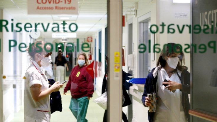 Covid in Italia, il bollettino del 26 aprile: 29.575 i nuovi casi e 146 morti