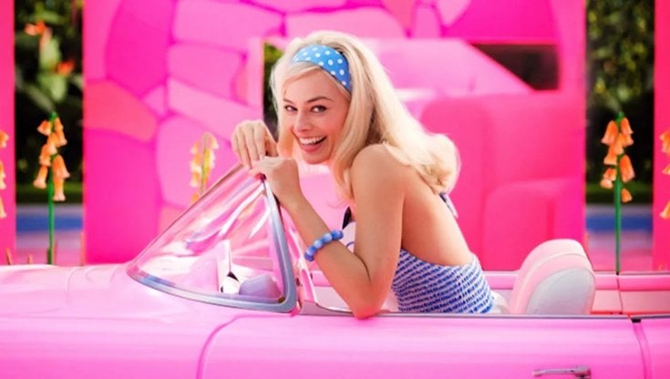 Barbie, la prima foto del film con Margot Robbie, bambola ribelle di Hollywood 