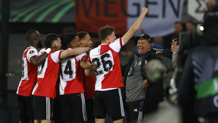 I giocatori del Feyenoord esultano