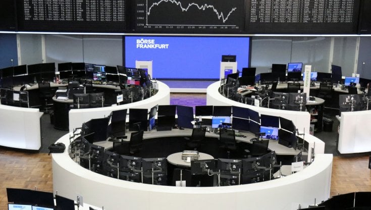 Le Borse di oggi, 29 aprile. I listini Ue chiudono in rialzo, sale lo spread. Male Wall Street con il comparto tech