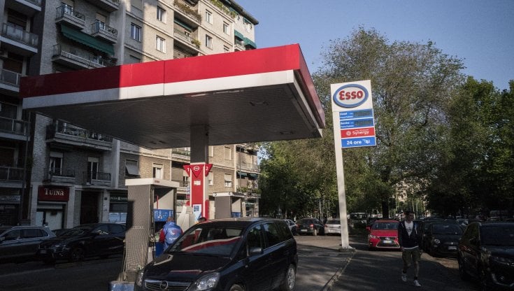 L'Italia spiazza la Svizzera, con la benzina meno cara distributori ticinesi in ginocchio 