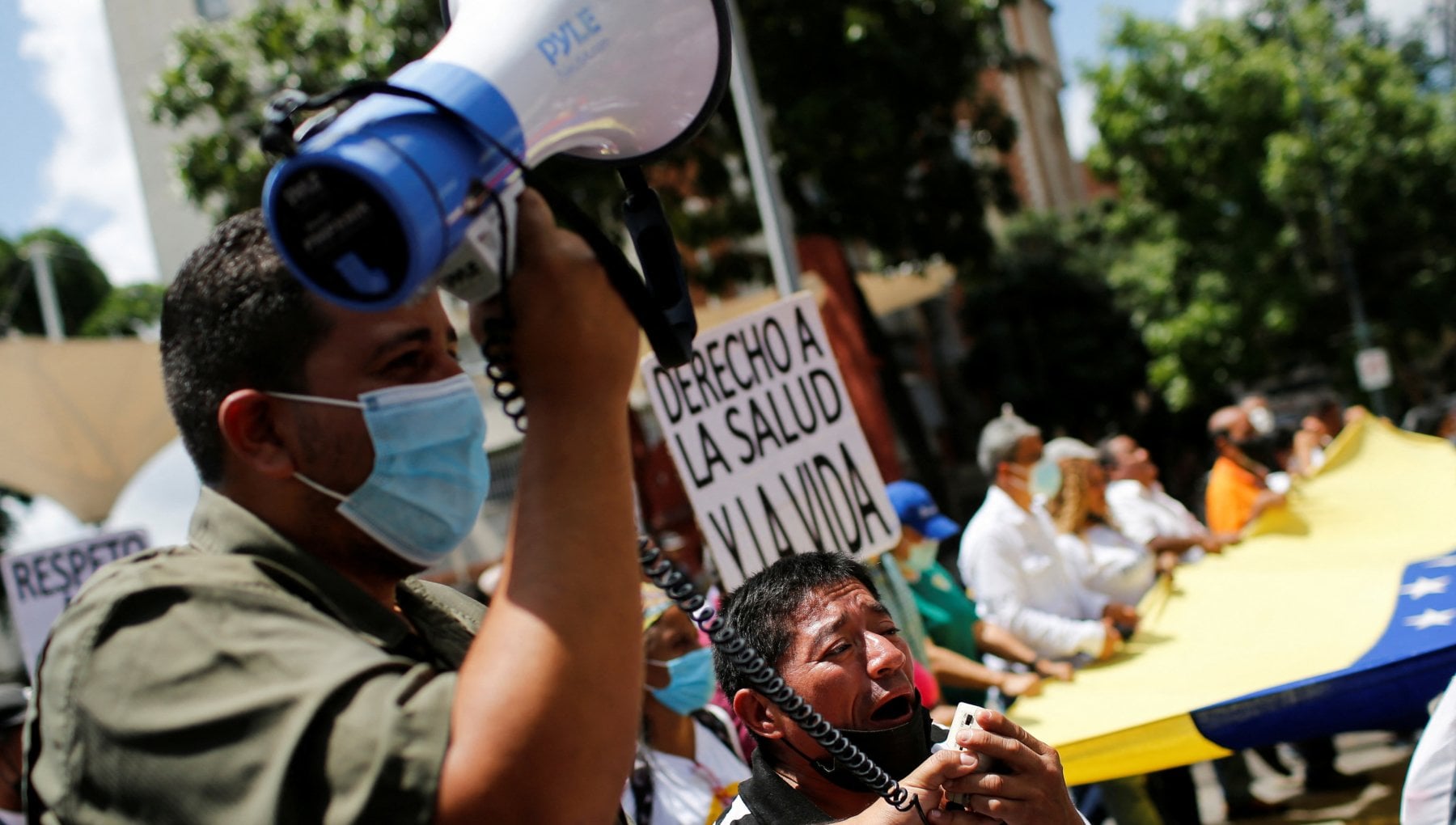 Revolt In Prison In Venezuela 2 Policemen Taken Hostage 47 Detainees In A Cell That Can House 