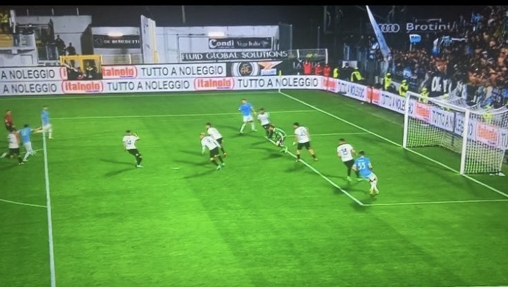 Acerbi, il gol allo Spezia e le frecciate di Mourinho: cosa dice il regolamento