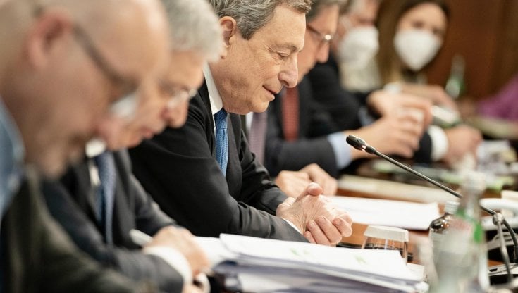 Bonus di 200 euro in busta paga per pensionati e lavoratori: come funzionerà la misura