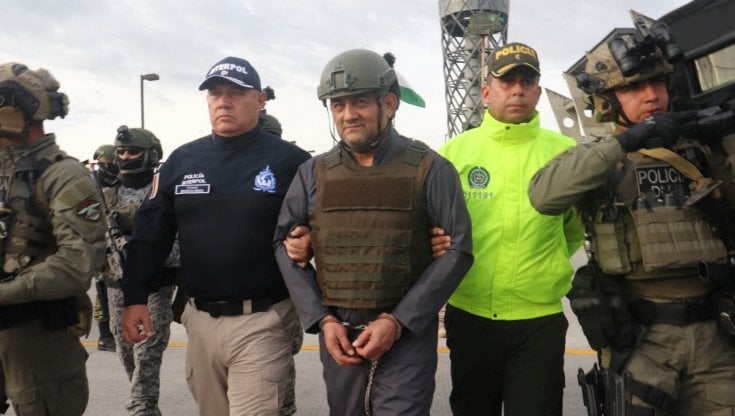 Colombia, boss della droga 'Otoniel' estradato in Usa: "È il narcotrafficante più pericoloso al mondo"