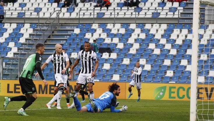Nuytinck realizza il gol del pareggio